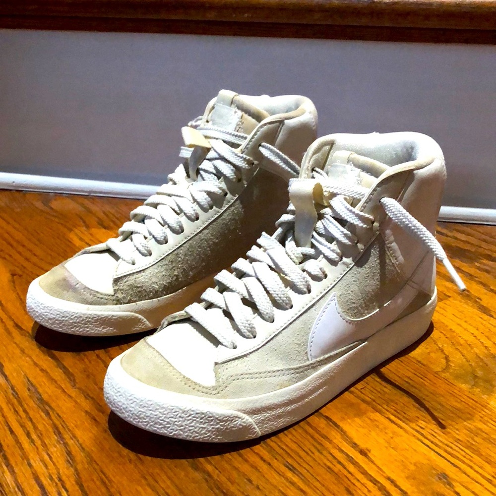 Nike Blazer Mid '77 GS 'Dance - Summit White' Size 3.5Y in Preloved Condition!